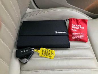 Skoda Superb 1.4 TSI iV 13kWh SE L Plug-in DSG (218 ps) - DRIVER MEMORY SEAT 