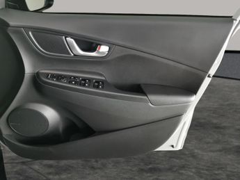 Hyundai Kona 39kWh Premium (10.5kW Charger) (136 ps) - KEYLESS ENTRY