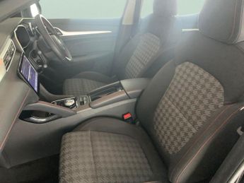 MG MG ZS 72.6kWh SE Long Range (156 ps) - REVERSE CAM - NAV - LANE DEPART