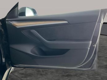 Tesla Model 3 Standard Range Plus RWD (241 bhp) - KEYLESS ENTRY - AUTO PARK - 