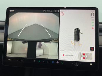 Tesla Model 3 Standard Range Plus RWD (241 bhp) - KEYLESS ENTRY - AUTO PARK - 