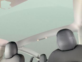 Tesla Model 3 Standard Range Plus RWD (241 bhp) - KEYLESS ENTRY - PARK ASSIST 