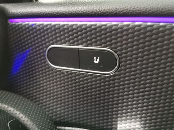 Mercedes-Benz A Class 1.5 A180d Sport (Premium) 7G-DCT (116 ps) - HEATED SEATS - MIRRO