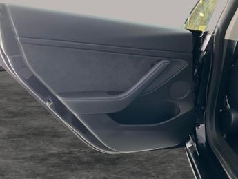 Tesla Model 3 Standard Range Plus RWD (241 bhp) - KEYLESS ENTRY - AUTO PARK - 