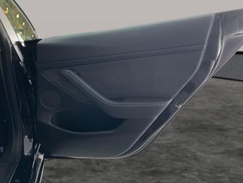 Tesla Model 3 Standard Range Plus RWD (241 bhp) - KEYLESS ENTRY - AUTO PARK - 