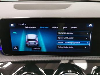 Mercedes-Benz A Class 1.5 A180d Sport (Premium) 7G-DCT (116 ps) - HEATED SEATS - MIRRO