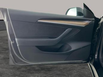 Tesla Model 3 Standard Range Plus RWD (241 bhp) - KEYLESS ENTRY - AUTO PARK - 