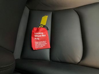 Tesla Model 3 Standard Range Plus RWD (241 bhp) - KEYLESS ENTRY - AUTO PARK - 