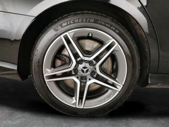 Mercedes-Benz E Class 2.0 E300de 13.5kWh AMG Line Edition Plug-in G-Tronic+ (306 ps) -