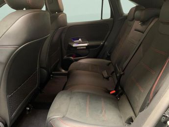 Mercedes-Benz EQA EQA 250 66.5kWh AMG Line (190 ps) - HEATED SEATS - NAV - ADAPTIV