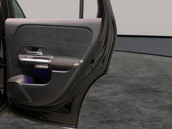 Mercedes-Benz EQA EQA 250 66.5kWh AMG Line (190 ps) - HEATED SEATS - NAV - ADAPTIV