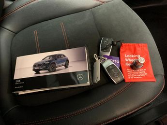 Mercedes-Benz EQA EQA 250 66.5kWh AMG Line (190 ps) - HEATED SEATS - NAV - ADAPTIV