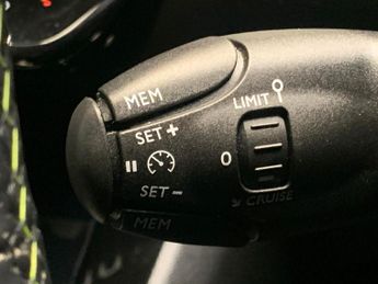 Peugeot E-2008 50kWh GT (7kW Charger) (136 ps) - REVERSE CAM - NAV - HEATED SEA