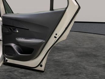 Peugeot E-2008 50kWh GT (7kW Charger) (136 ps) - REVERSE CAM - NAV - HEATED SEA