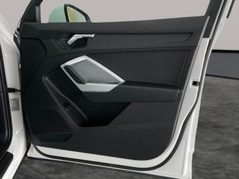 Audi Q3 1.4 TFSIe 45 Technik Plug-in S Tronic 13kWh (245 ps) - BLUETOOTH