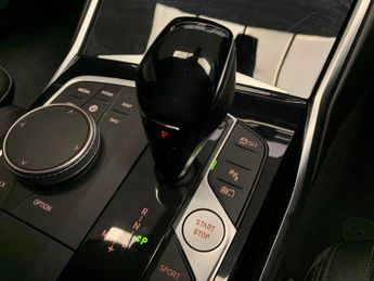 BMW 3 Series 2.0 330e 12kWh M Sport Plug-in (292 ps) - SUN PROTECTION GLASS -