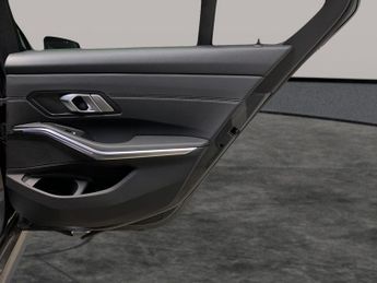 BMW 3 Series 2.0 330e 12kWh M Sport Plug-in (292 ps) - SUN PROTECTION GLASS -