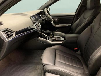 BMW 3 Series 2.0 330e 12kWh M Sport Plug-in (292 ps) - SUN PROTECTION GLASS -