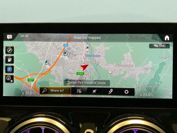 Mercedes-Benz EQA EQA 250 66.5kWh AMG Line (190 ps) - HEATED SEATS - NAV - ADAPTIV