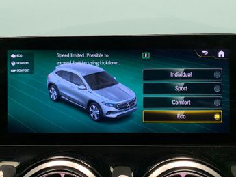 Mercedes-Benz EQA EQA 250 66.5kWh AMG Line (190 ps) - HEATED SEATS - NAV - ADAPTIV