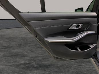 BMW 3 Series 2.0 330e 12kWh M Sport Plug-in (292 ps) - SUN PROTECTION GLASS -