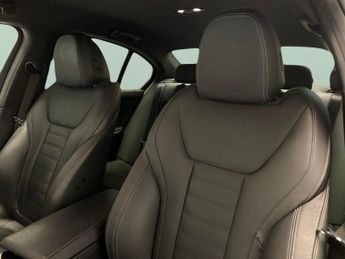 BMW 3 Series 2.0 330e 12kWh M Sport Plug-in (292 ps) - SUN PROTECTION GLASS -