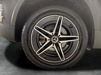 Mercedes-Benz EQA EQA 250 66.5kWh AMG Line (190 ps) - HEATED SEATS - NAV - ADAPTIV