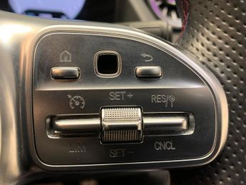 Mercedes-Benz EQA EQA 250 66.5kWh AMG Line (190 ps) - HEATED SEATS - NAV - ADAPTIV