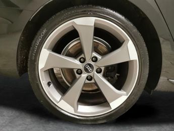 Audi A4 Avant 2.0 TFSI 35 Black Edition S Tronic (150 ps) - BLUETOOTH - CRUISE