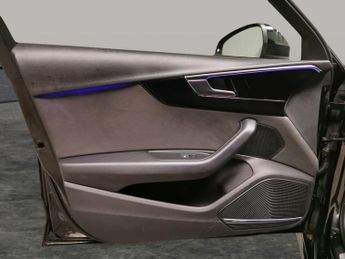 Audi A4 Avant 2.0 TFSI 35 Black Edition S Tronic (150 ps) - BLUETOOTH - CRUISE