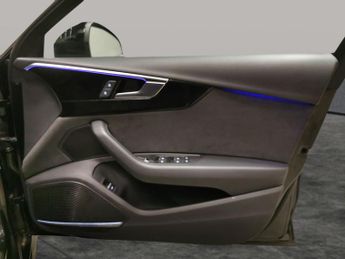 Audi A4 Avant 2.0 TFSI 35 Black Edition S Tronic (150 ps) - BLUETOOTH - CRUISE