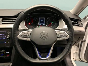 Volkswagen Passat 1.4 TSI 13kWh GTE Plug-in DSG (218 ps) - ADAPT CRUISE - NAV - LE