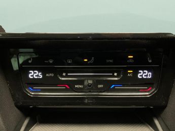 Volkswagen Passat 1.4 TSI 13kWh GTE Plug-in DSG (218 ps) - ADAPT CRUISE - NAV - LE