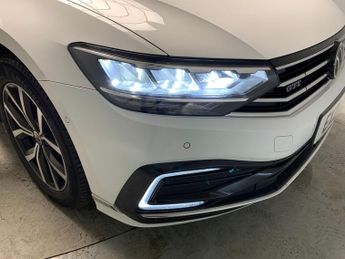 Volkswagen Passat 1.4 TSI 13kWh GTE Plug-in DSG (218 ps) - NAV - LED - VIENNA LEAT