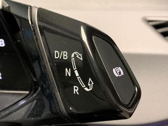 Volkswagen ID.3 Pro 58kWh Life (145 ps) - BLUETOOTH - PARK SENSORS - DAB