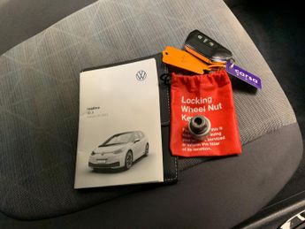 Volkswagen ID.3 Pro Performance 58kWh Life (204 ps) - BLUETOOTH - PARK SENSORS -