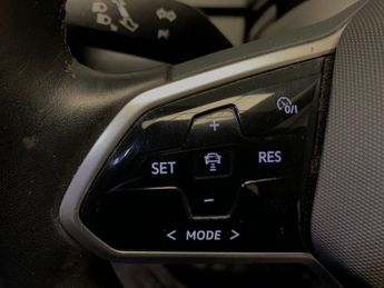 Volkswagen ID.3 Pro 58kWh Life (145 ps) - BLUETOOTH - PARK SENSORS - DAB