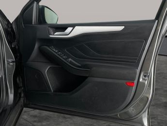 Ford Focus 1.5 EcoBlue Zetec (120 ps) - WIFI - BLUETOOTH - CRUISE