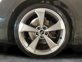 Audi A4 Avant 2.0 TFSI 35 Black Edition S Tronic (150 ps) - BLUETOOTH - CRUISE