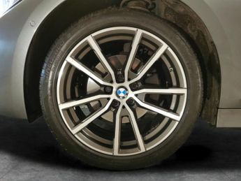 BMW 3 Series 2.0 320i Sport Touring (184 ps) - PERFORMANCE CONTROL