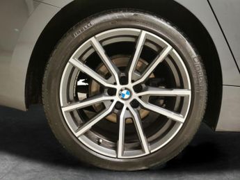 BMW 3 Series 2.0 320i Sport Touring (184 ps) - PERFORMANCE CONTROL