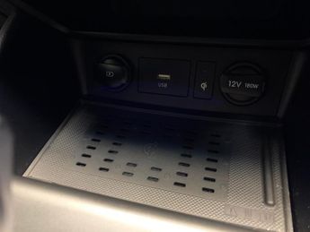 Hyundai Kona 1.6 h-GDi Premium DCT (141 ps) - NAV - HEATED STEERING - LANE DE