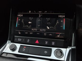 Audi e-tron 55 Technik quattro 95kWh (11kW Charger) (408 ps) - REVERSE CAM
