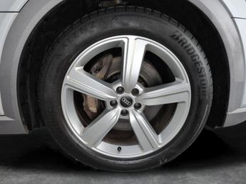 Audi e-tron 55 Technik quattro 95kWh (11kW Charger) (408 ps) - REVERSE CAM