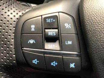 Ford Puma 1.0T EcoBoost MHEV ST-Line X DCT (125 ps) - NAV - LANE DEPARTURE