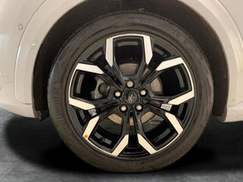 Ford Puma 1.0T EcoBoost MHEV ST-Line X DCT (125 ps) - NAV - LANE DEPARTURE