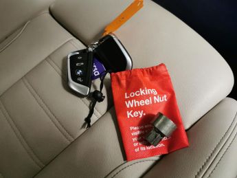 BMW 3 Series 2.0 320i Sport Touring (184 ps) - PERFORMANCE CONTROL