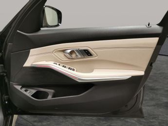 BMW 3 Series 2.0 320i Sport Touring (184 ps) - PERFORMANCE CONTROL