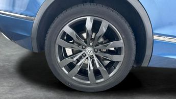 Volkswagen Tiguan Allspace 2.0 TDI R-Line DSG (150 ps) - KEYLESS ENTRY - LED - NAV