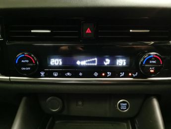 Nissan Qashqai 1.3 DIG-T MHEV Premiere Edition XTRON (158 ps) - CARPLAY - 360 C